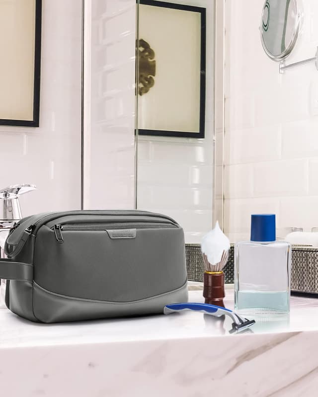 Detalle de BAGSMART men’s toiletry bag (dopp kit) – water-resistant travel wash bag in grey