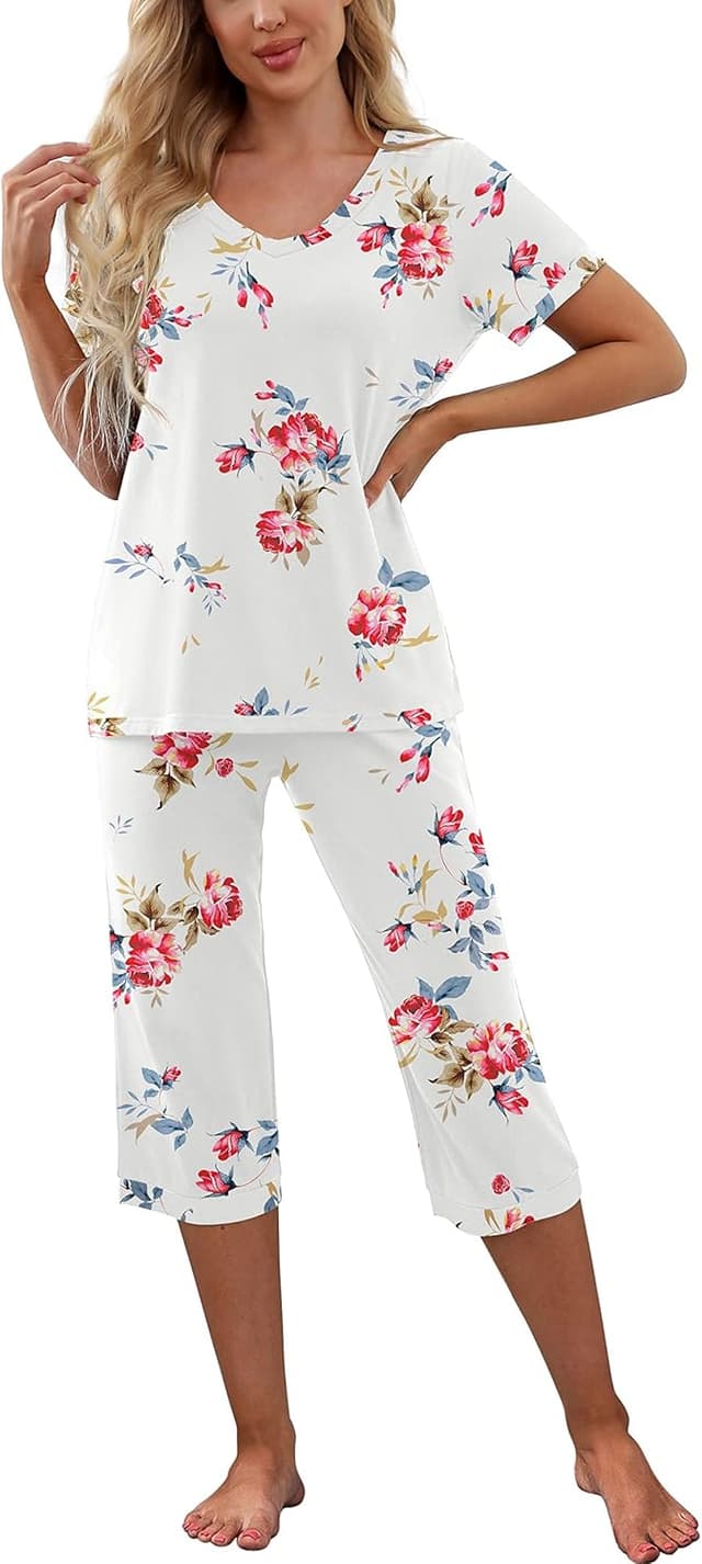 Detalle de PrinStory women’s pyjamas set with short-sleeve T-shirt and capri pants with pockets