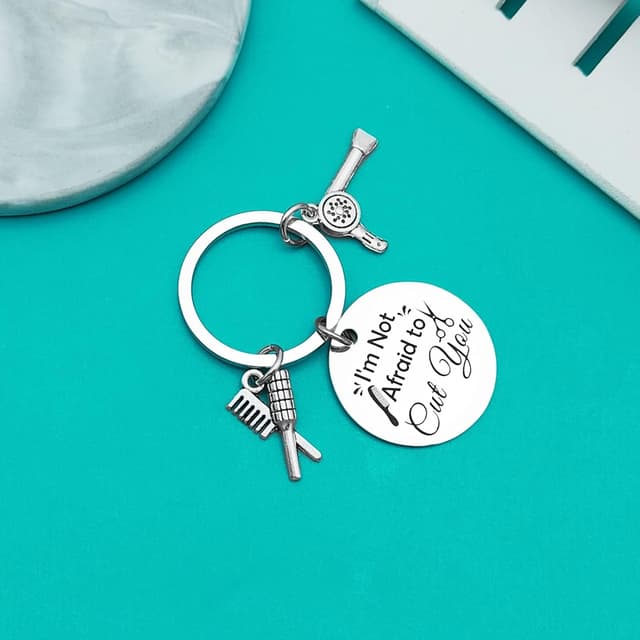 Detalle 2 de Ximalun Hairdresser Keyring – engraved hair stylist gift with “I’m Not Afraid to Cut You”