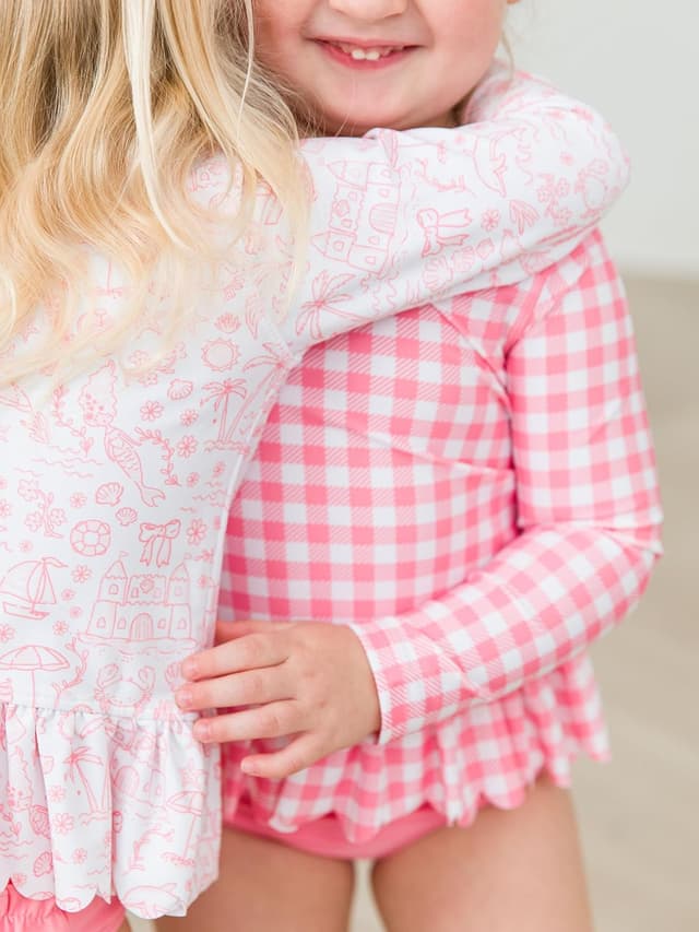 Thumbnail 1 de RuffleButts Rash Guard Bikini UPF 50