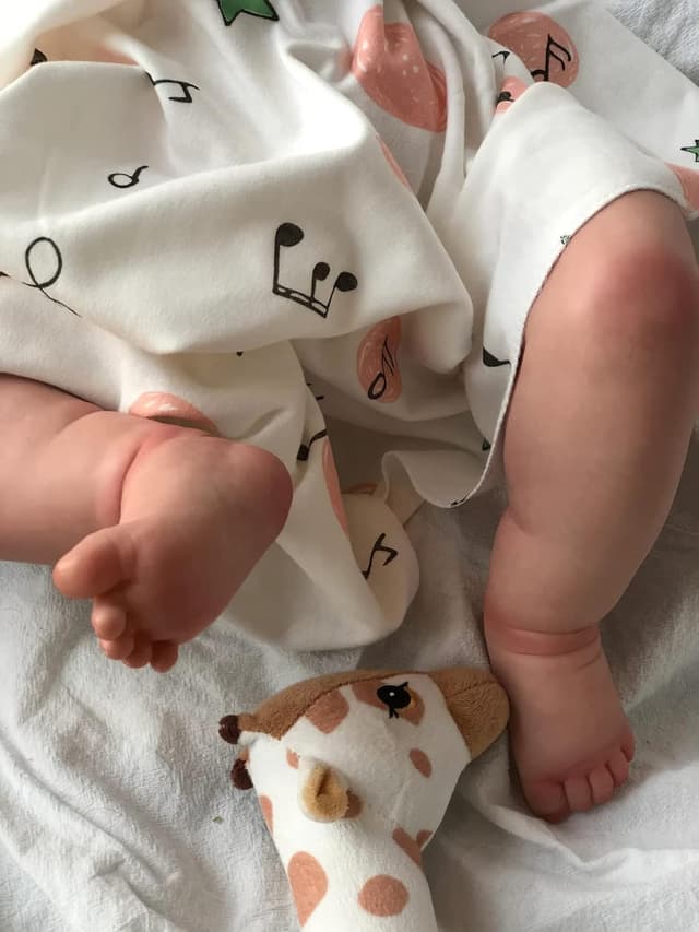 Thumbnail 4 de MineeQu Babypuppe 19 Zoll mit Handhaar