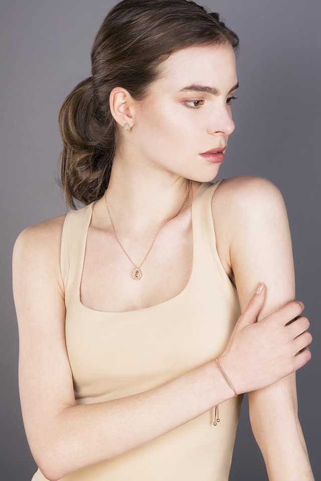 Detalle de Boucles d’oreilles gouttes NAMANA en puces pour oreilles percées (plaqué Or Rose 18 carats ou argenté)