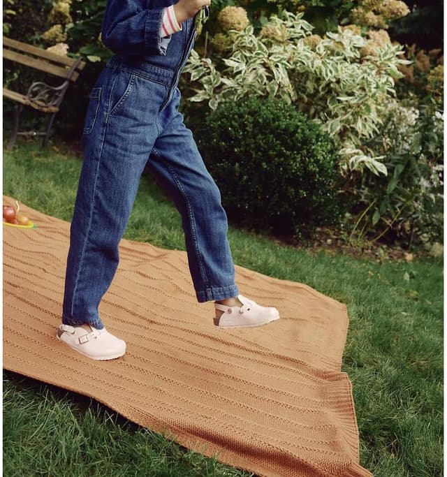 Detalle 2 de Birkenstock KAY KIDS sandali sabot con cinturino posteriore regolabile