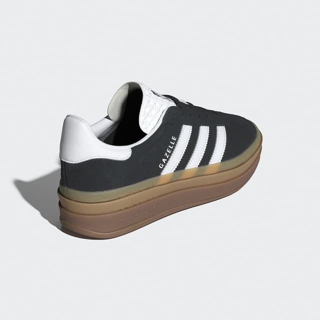 Detalle de adidas Originals Gazelle Bold W: zapatillas casual de mujer con look retro y plataforma