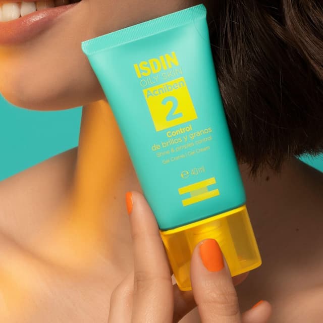 Detalle de ISDIN Acniben Controllo Lucido e Brufoli gel-crema opacizzante (40 ml)