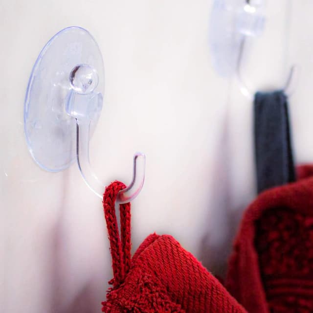 Detalle 2 de com-four Portaventosa 20x con ganci in plastica trasparente, ganci multiuso per lucine e decorazioni (Ø 4 cm)