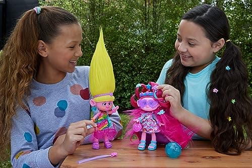 Detalle 2 de Mattel Trolls 3 Viva muñeca pelo amarillo +15 accesorios