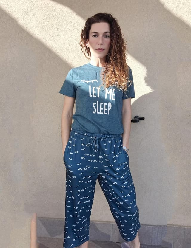 Detalle de Ensemble de pyjama femme Uniexcosm en coton à manches courtes et col rond, imprimé