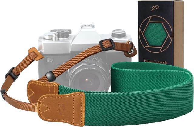 Detalle de Padwa Lifestyle Green Double Layer Crazy Horse Cowhide Camera Strap (1.5" cotton woven) – Adjustable for DSLR & mirrorless
