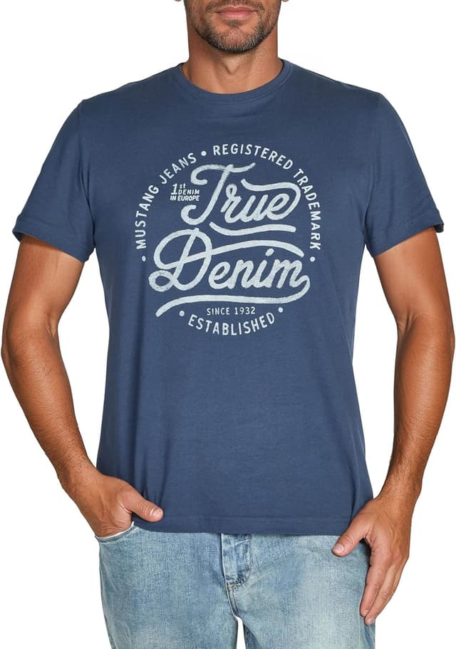 Detalle de MUSTANG Herren-T-Shirts im Regular Fit (4er-Set) aus Baumwolle, Rundhals Kurzarm mit Logoprint