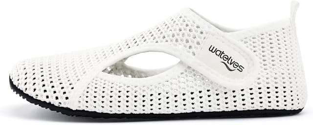 Detalle de WateLves Water Shoes for Men & Women – Quick-Dry Aqua Socks with Adjustable Magic Tape