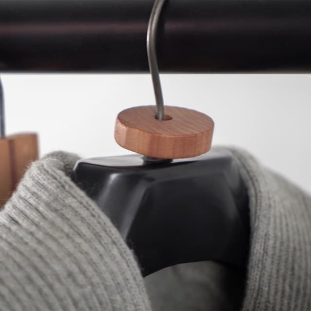 Thumbnail 4 de Cedarwood Moth Repellent for Wardrobes