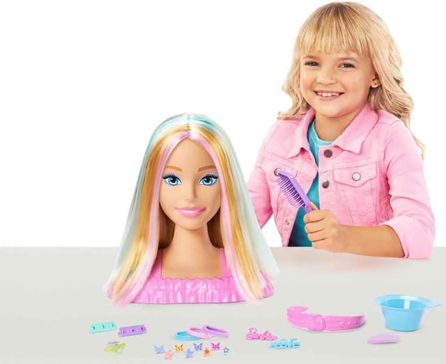Detalle 2 de Barbie Busto para peinar ⭐️ con 20+ accesorios creativos