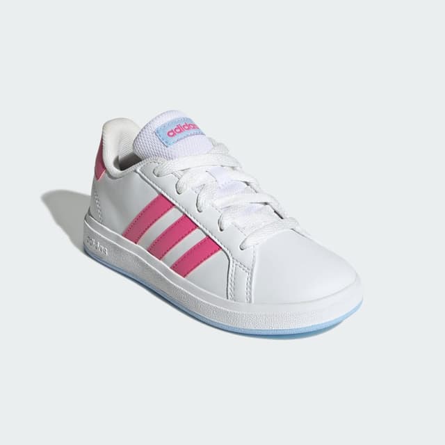 Detalle 2 de adidas Grand Court Lifestyle Tennis Lace-Up en blanco