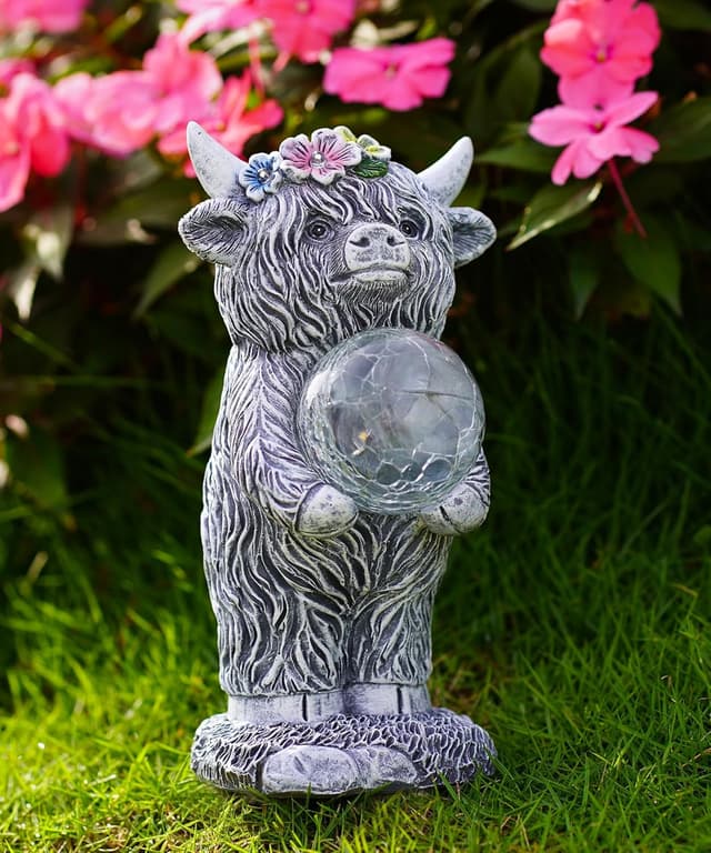 Thumbnail 6 de Yeomoo Highland Cow Gartenfigur mit Solar-Lampen und Glasball – wetterfeste Deko für Balkon, Terrasse & drinnen