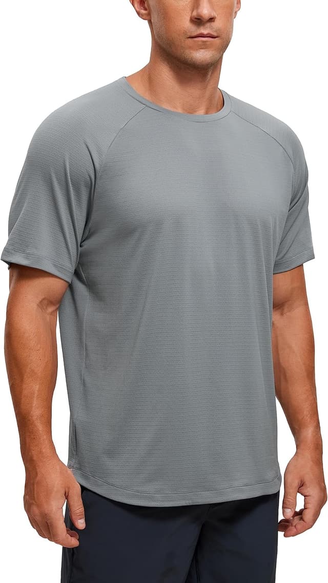 Detalle de CRZ YOGA pour Homme : t-shirt de sport léger à séchage rapide et manches raglan