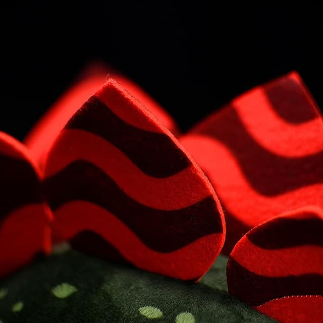 Thumbnail 6 de Tiny Heart Stegosaurus stuffed dinosaur plush toy (green) – 16 inch cuddly companion