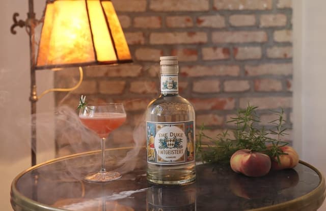 Detalle de THE DUKE Entgeistert 700 ml alkoholfreier Drink