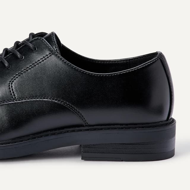 Detalle de Amazon Essentials Scarpe Derby da Uomo con Punta Rotonda: comfort e stile versatile