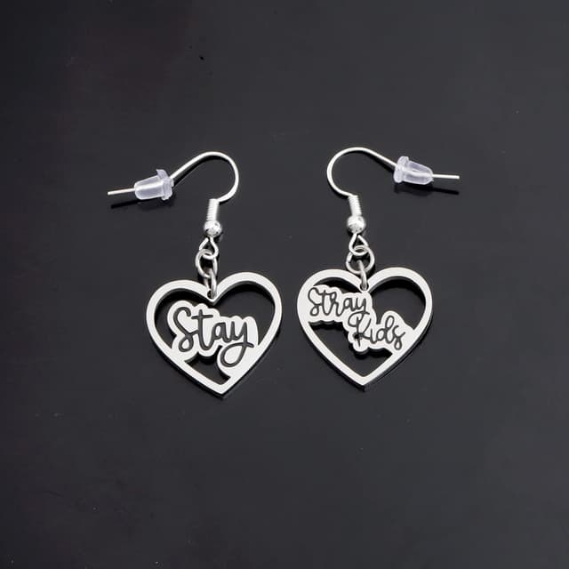 Detalle de Music Gift stainless steel music earring for women – packaged in a velvet bag