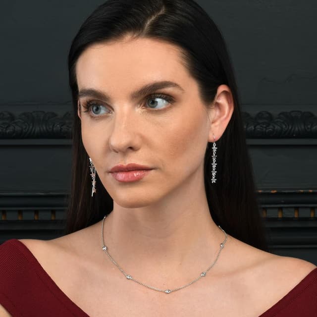 Detalle 2 de Orecchini Namana pendenti in Argento 925 con stella “Threader Earrings” e charms