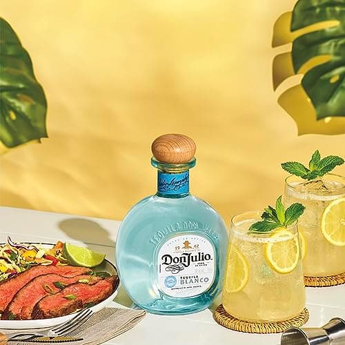 Detalle 2 de Don Julio Blanco Tequila 700 ml - Sabor y Tradición 🍹
