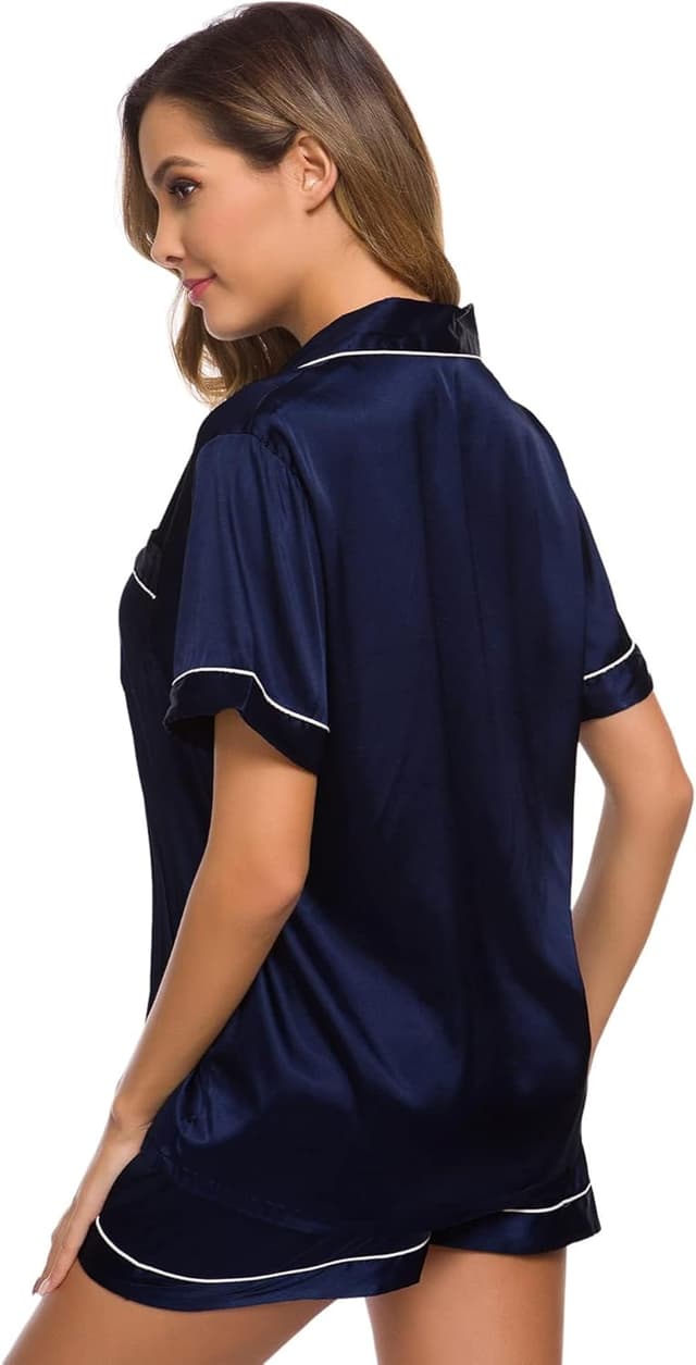 Detalle de SWOMOG women’s silk satin pyjama set (two-piece button-down shirt & elastic waist shorts/pants)