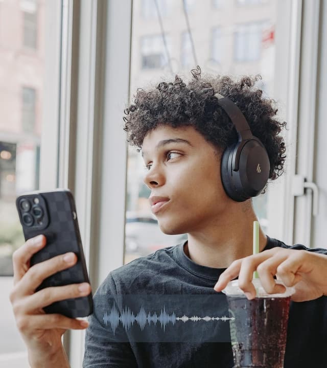 Detalle 2 de Edifier WH700NB Pro kabellose Over-Ear Kopfhörer mit ANC bis -43 dB, Hi-Res Audio, Bluetooth V5.4 und KI-Anrufen (Elfenbein)