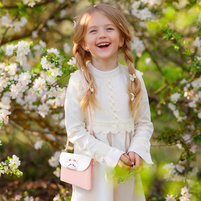 Detalle de Small Crossbody Bag for Teens & Girls (PU Leather) – Adjustable Strap, Snap Closure & Cute Charms