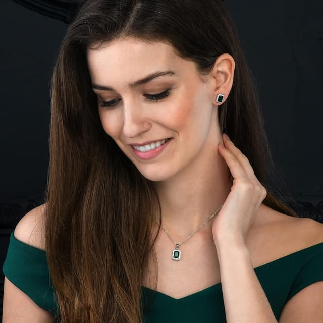 Detalle de Orecchini Diamond Treats in argento sterling 925 con taglio smeraldo e zirconi colorati