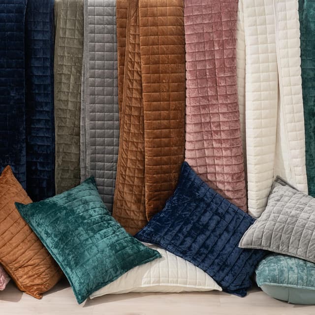 Detalle 2 de RECYCO Luxury Velvet Quilt Set 118 x 106 in