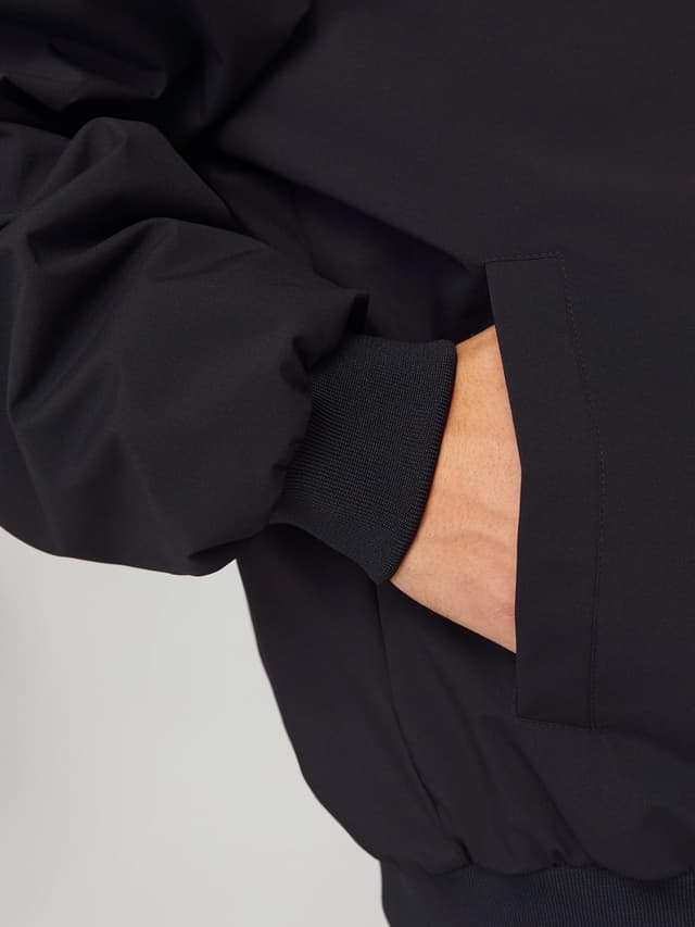 Detalle de Giacca bomber JACK & JONES con chiusura a zip e tasche frontali