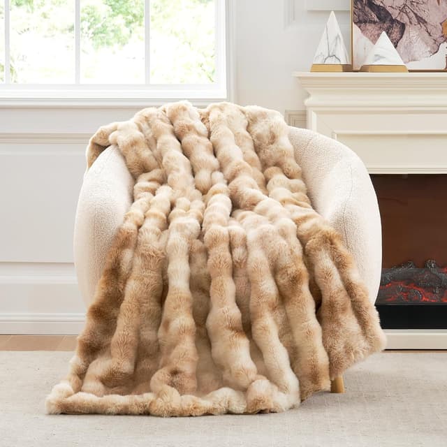 Detalle de Cozy Bliss Bubble Faux Fur Throw 50x60