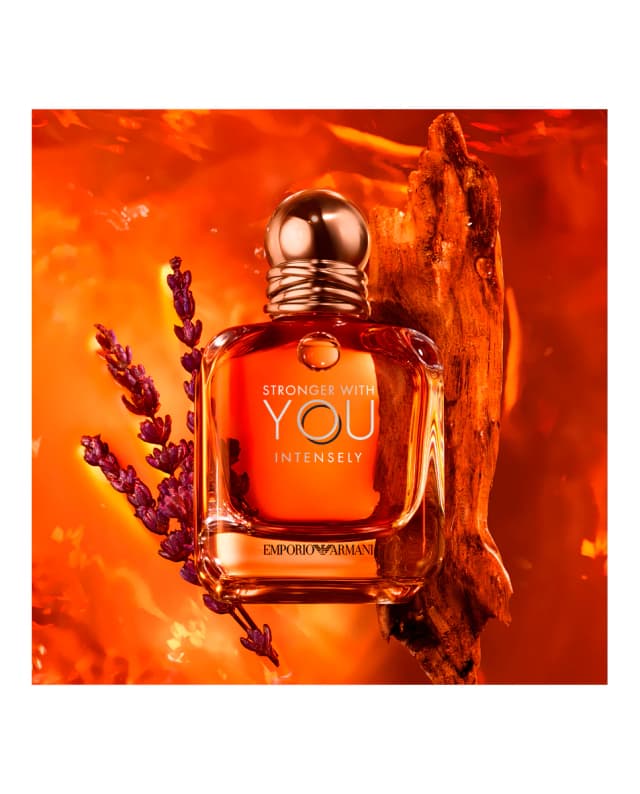 Detalle 2 de Giorgio Armani Eau de Parfum Stronger With You Intensely 💖