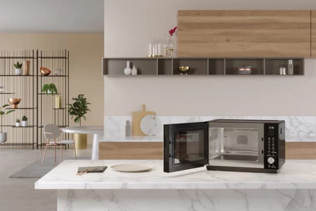 Thumbnail 1 de Bauknecht MF 255 B Kombi-Mikrowelle mit Dampfgarfunktion und Crisp-Option