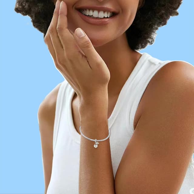 Detalle 2 de LNQOBU 925 Sterling Silber Birthstone Charm „August“ mit Herz-Zirkonia