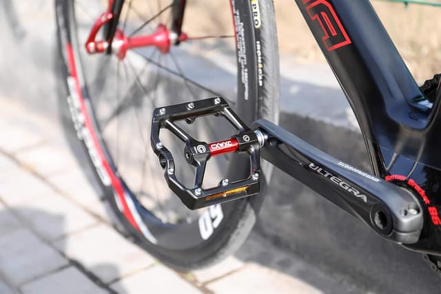Detalle de CXWXC Road MTB pedals with Cr-Mo axle