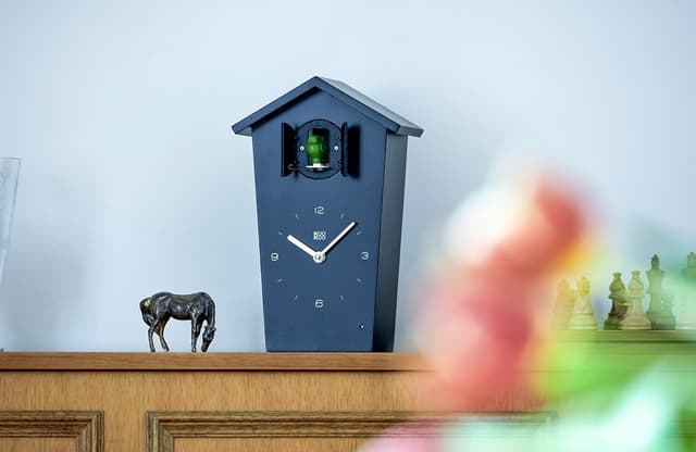 Detalle 1 de KOOKOO Birdhouse Noir, horloge murale coucou