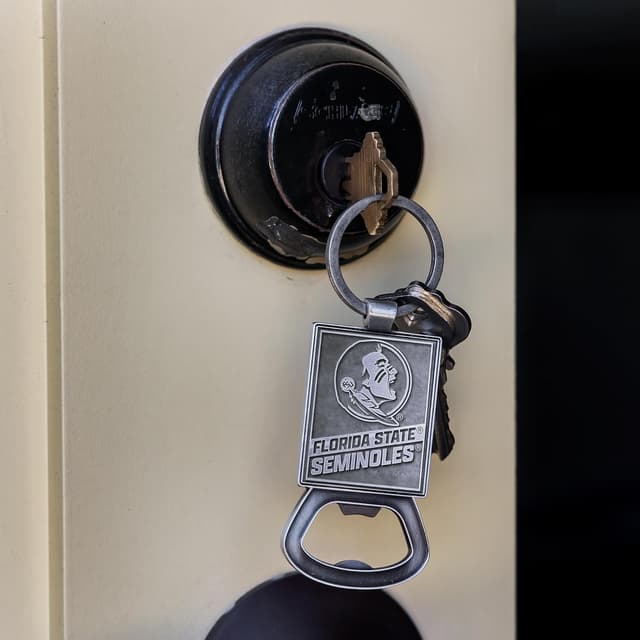 Detalle 2 de Rico Industries NCAA Pewter Style Bottle Opener Keychain