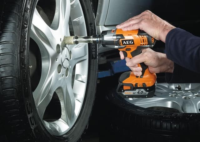 Detalle de AEG BSS18C12ZC-0 avvitatore a impulsi 18V da 360 Nm con 3 modalità e funzione Autostop (batteria non inclusa)