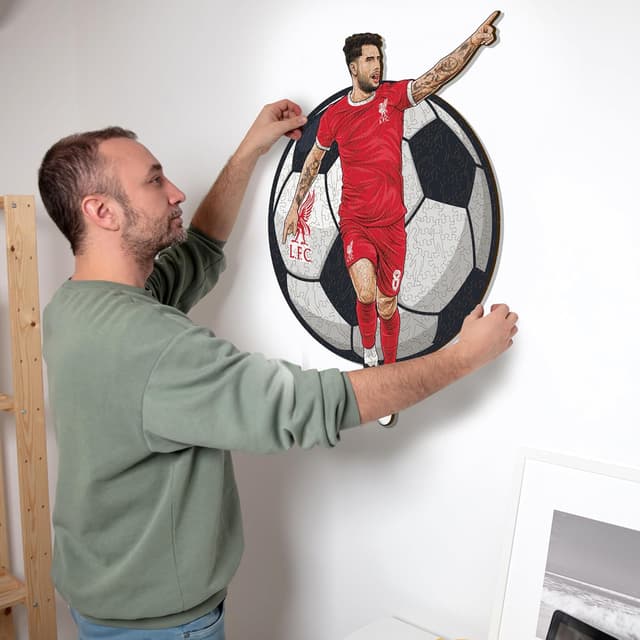 Detalle de Iconic Puzzles Liverpool x Dominik Szoboszlai – puzzle en bois 270 pièces, taille M (licence officielle)