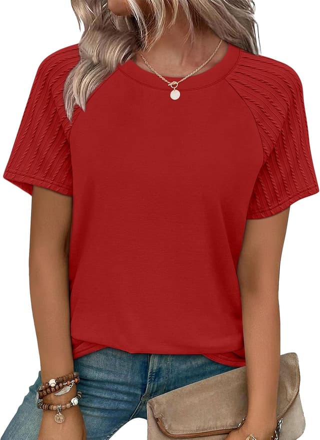 Detalle de WIHOLL Women’s Summer Short-Sleeve Crew Neck Tops with Curved Hem (Trendy Pleated Front)