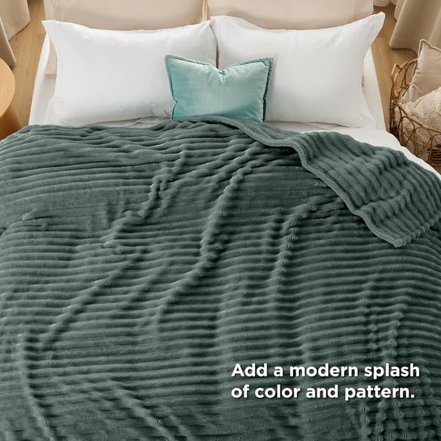 Detalle de BEDSURE Kuscheldecke 220 x 240 cm (dunkelgrün) – Flanell-Fleece Tagesdecke & Wohn-Deck