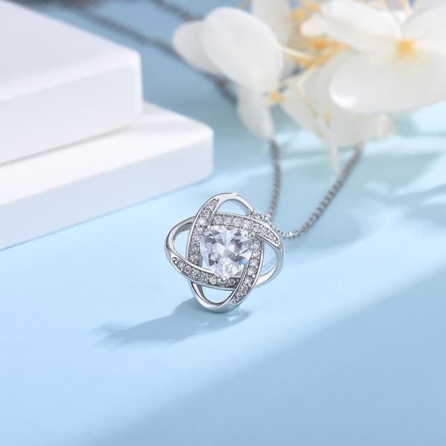 Detalle de USEEDOVIA Herz-Kette als Geschenk: wasserfeste Halskette mit Zirkonia-Anhänger (40 cm) in Weiß vergoldet