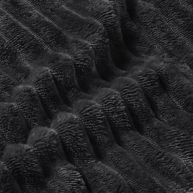 Detalle 2 de BEDELITE Fleece Blanket 108x90 inches – King Size blanket