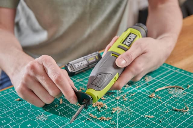 Thumbnail 6 de RYOBI RPC4-120G mini multiutensile per legno 4V