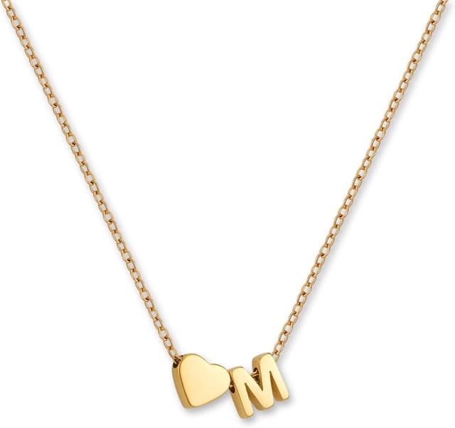 Detalle de Collier personnalisé GD GOOD.designs EST. 2015 lettre A–Z avec pendentif cœur en acier inoxydable 316L plaqué or 18K, réglable 42–47 cm