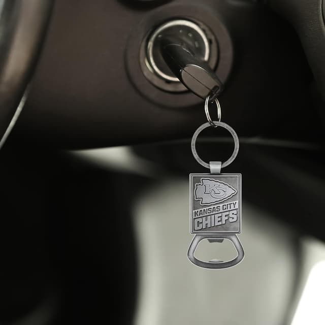 Detalle de Rico Industries NFL Football Pewter-Style Bottle Opener Keychain