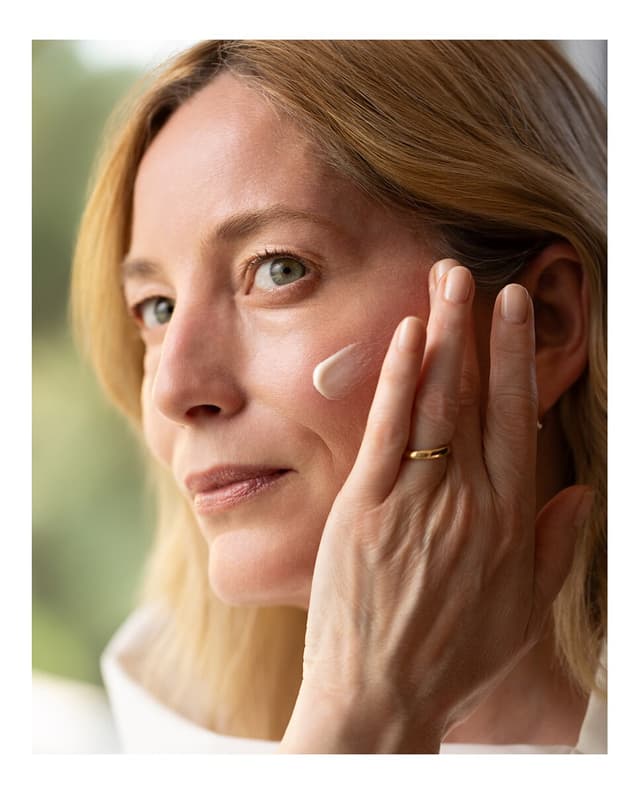 Thumbnail 4 de Sisley Sisleÿa L'Intégral Crema Facial Gel Anti-Edad