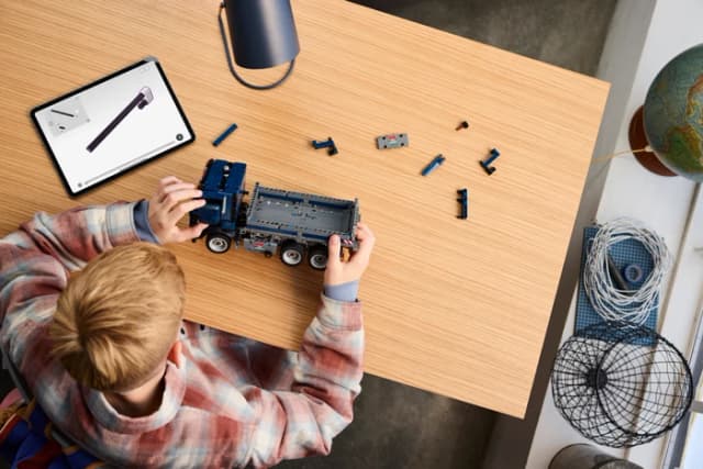 Detalle de LEGO Technic Kipplaster 42203 (Lastwagen mit Kippmulde und Lenkfunktion)